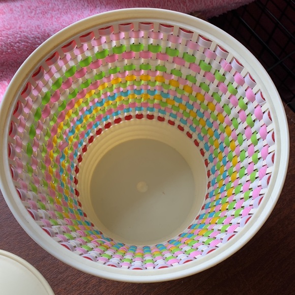 Vtg 50s Woven Plastic Vanity Curler Hair Roller Basket Pink Rose Hong Kong - Picture 3 of 6